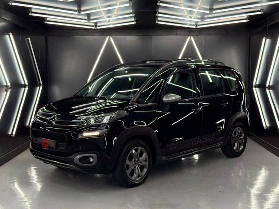 CITROËN AIRCROSS 1.6 SHINE 16V FLEX 4P AUTOMÁTICO CITROËN AIRCROSS 1.6 SHINE 16V FLEX 4P AUTOMÁTICO